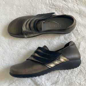 Naot Rapoka brown metallic distressed leather comfort shoes flats size 9